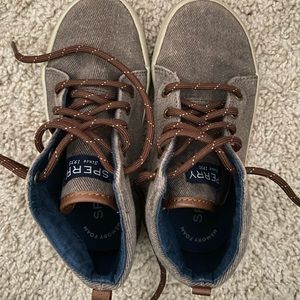 Sperry Tuck Mid shoes. Boys size 10.5.